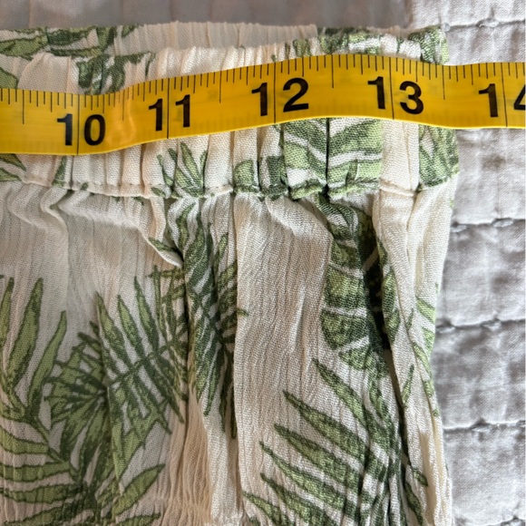 Elodie Leaf Print Cream‎ Skirt Size Medium NWT - Picture 4 of 6